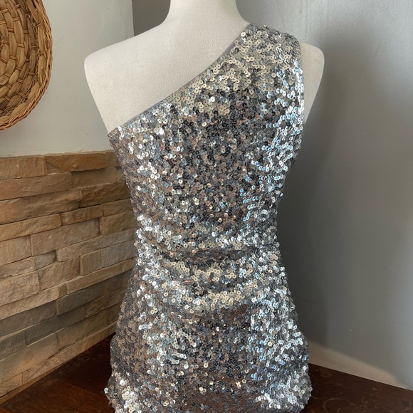 Anna-Kaci Silver Sequin Dress size M - Picture 3 of 7